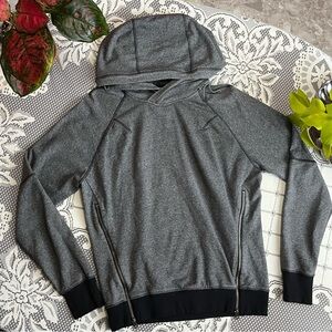 Lululemon om & roam pull over